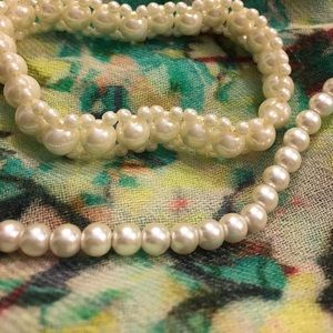 Pearl Necklace and Bracelet Set